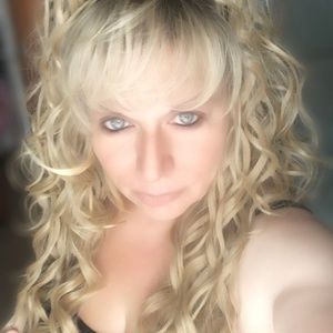 Meet your Posher, Desiree